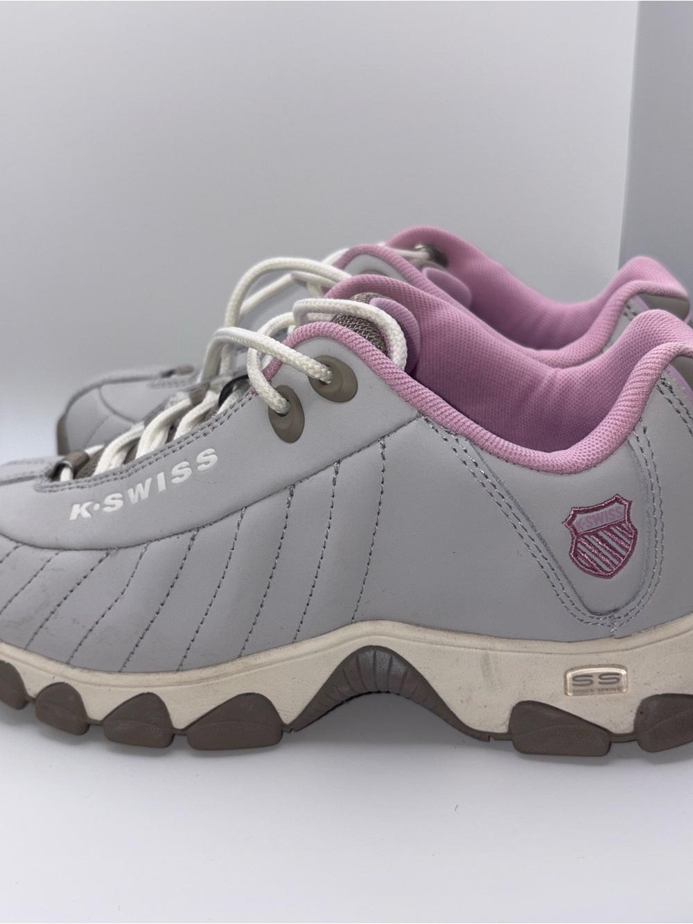 K-Swiss Women's Light Gray and Pink Lace-Up Sneakers ST329 CMF 6.5M Box Included - Picture 11 of 16